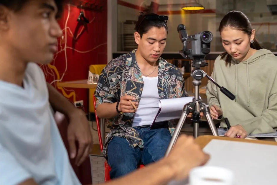 Securing the greenlight: How indie filmmakers pitch scripts and finance productions