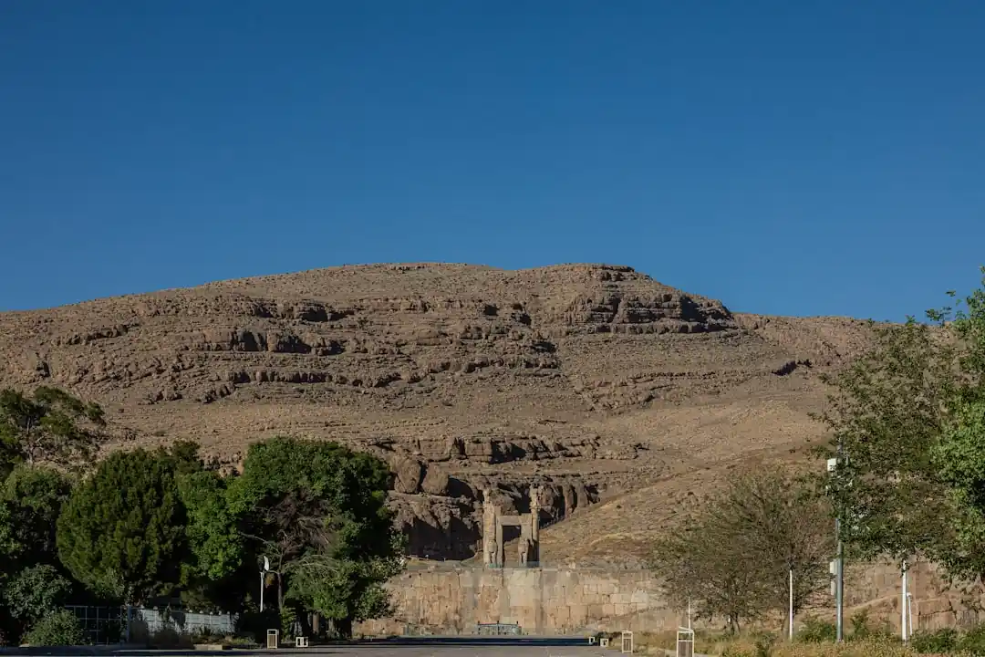 【2024年最新】イラン旅行のビザ完全ガイド!ビザ免除の朗報から申請方法まで徹底解説