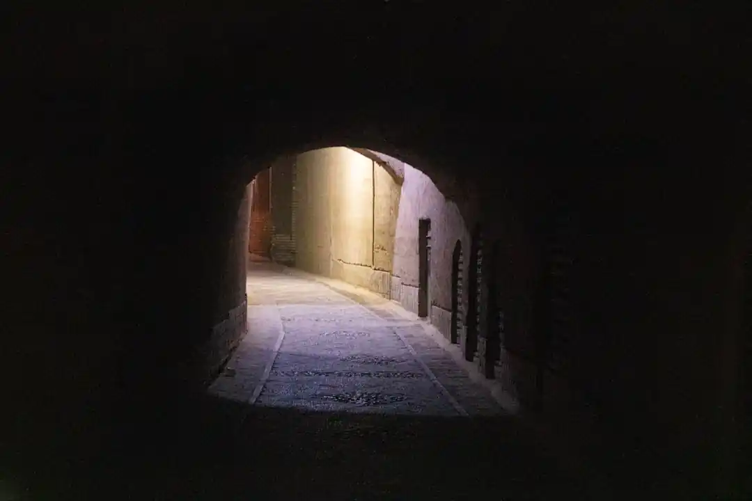 嘉義蘭潭隧道靈異故事解析:魚精傳說與夜間禁忌的由來
