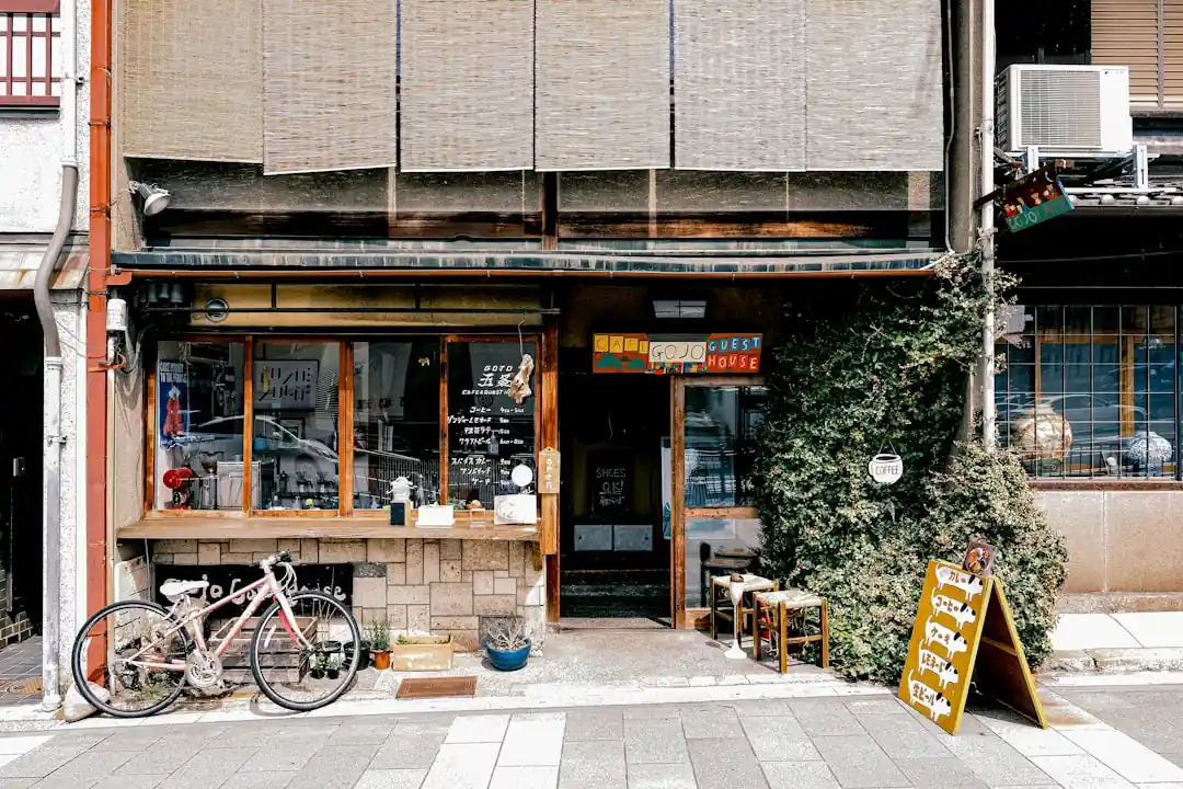 烏丸エリアで楽しむ、心ときめくランチとカフェ巡りガイド