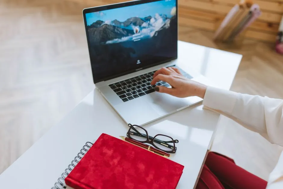 Best AI-powered productivity apps that enhance rather than replace manual problem solving