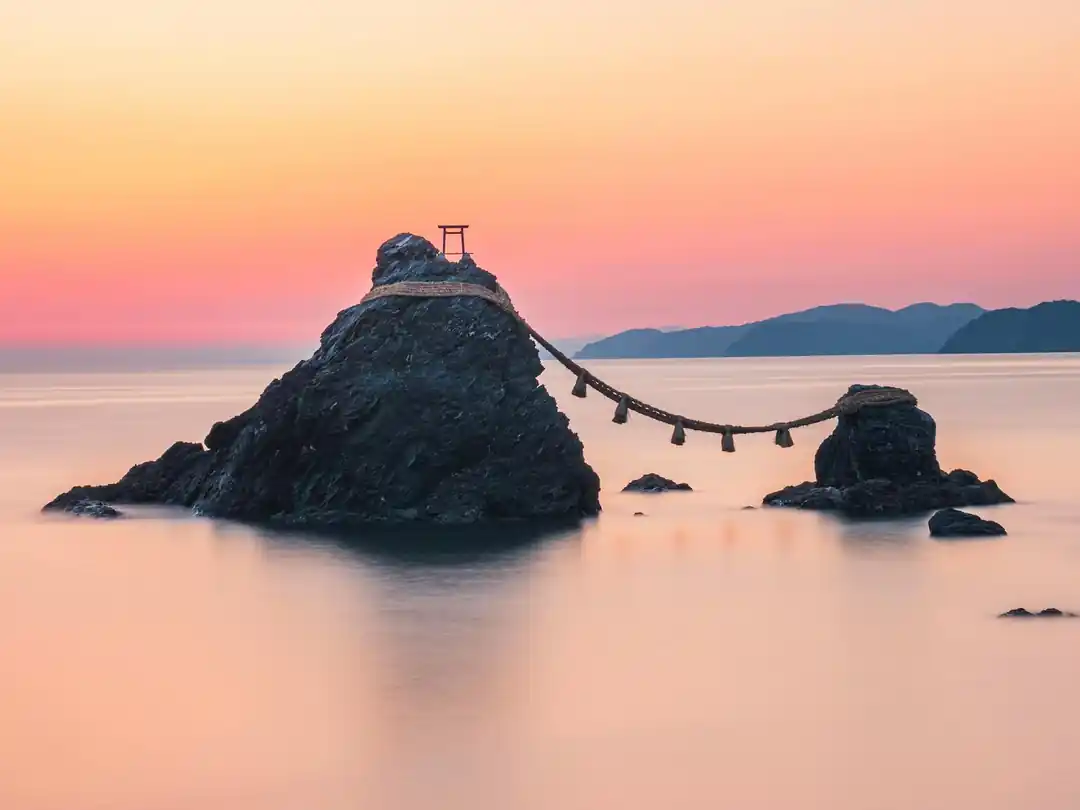 日の出の夫婦岩の眺め