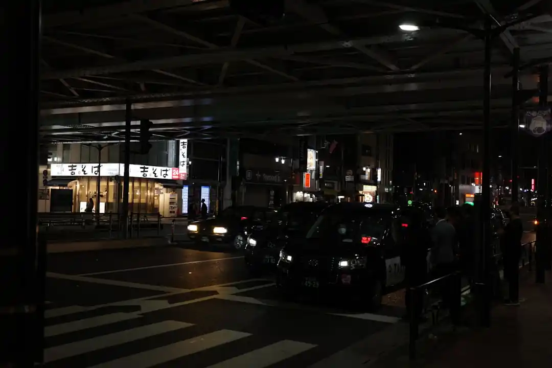 【赤羽完全ガイド】東口の活気と西口の静けさ、二つの顔を徹底比較!