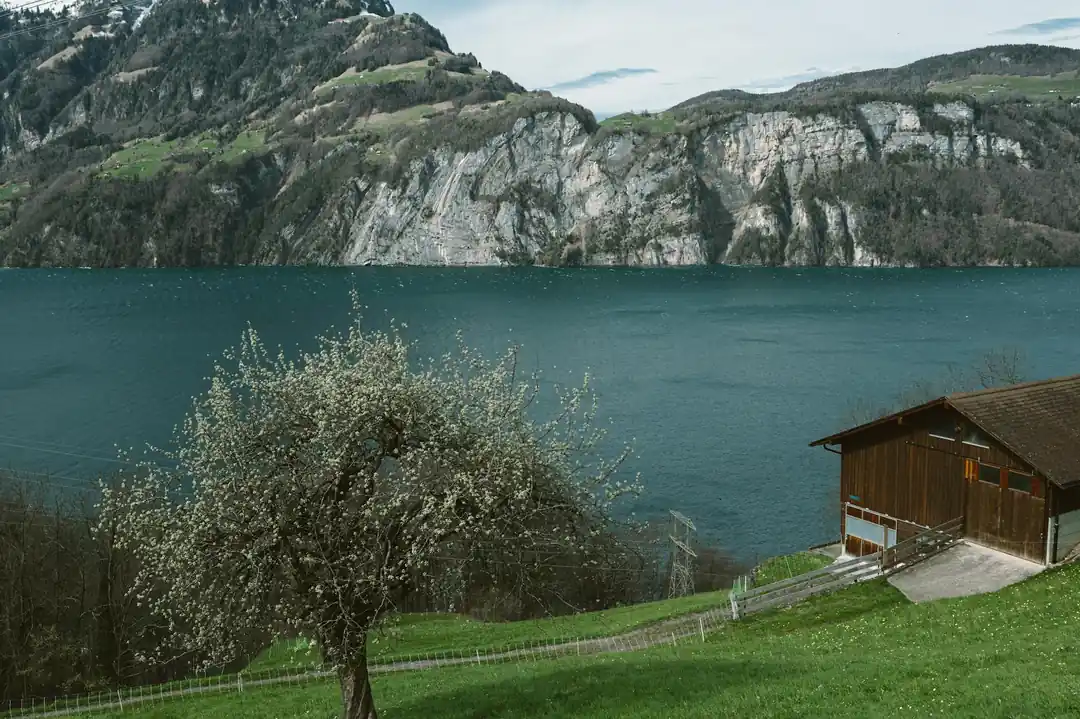 スイス旅行のベストシーズンはいつ?季節ごとの気候と服装ガイド