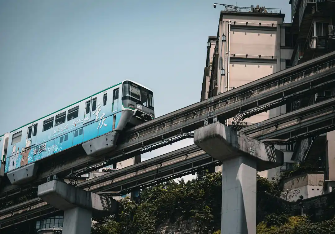 立体都市・重慶を乗りこなせ!地下鉄とバスで巡る摩訶不思議な旅