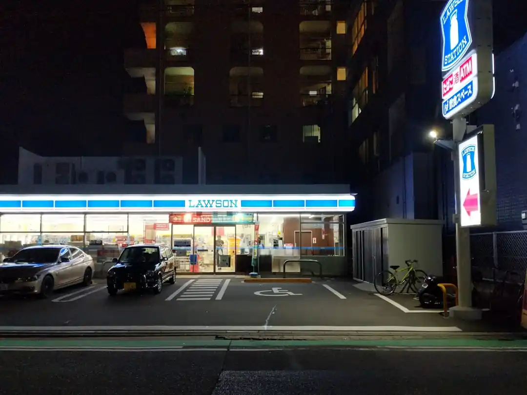 【2026年版】ただの休憩所じゃない!日本の高速道路サービスエリアの魅力と楽しみ方