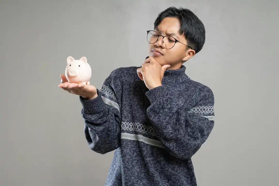 新手指南:如何聰明選擇你的第一個薪轉戶?