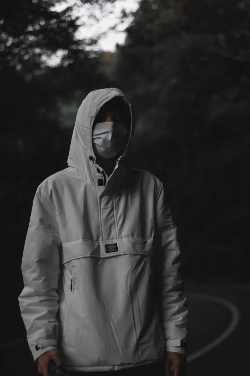 失控的綠色巨獸:台灣常見外來入侵種綠鬣蜥的移除方式與影響分析