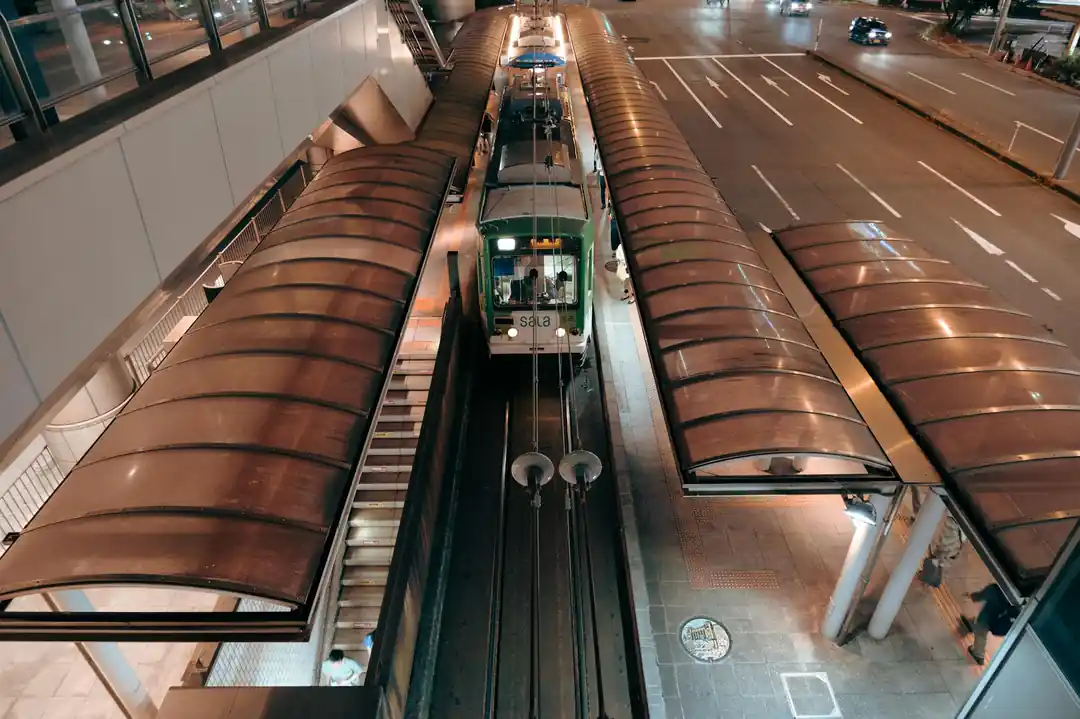 主要駅から赤羽駅へのアクセス完全ガイド!乗り換え情報と街の魅力を徹底解説