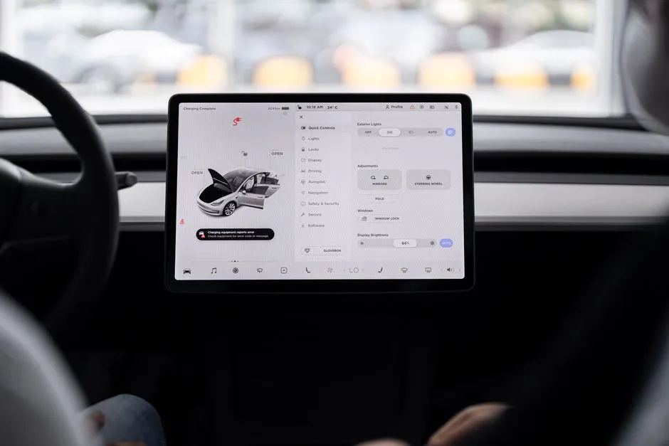 OTAアップデートで進化するコネクテッドカーの予防安全機能