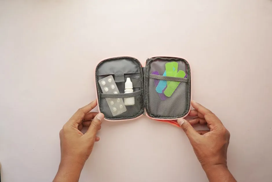 How to prepare a portable first aid kit for long-haul international flights