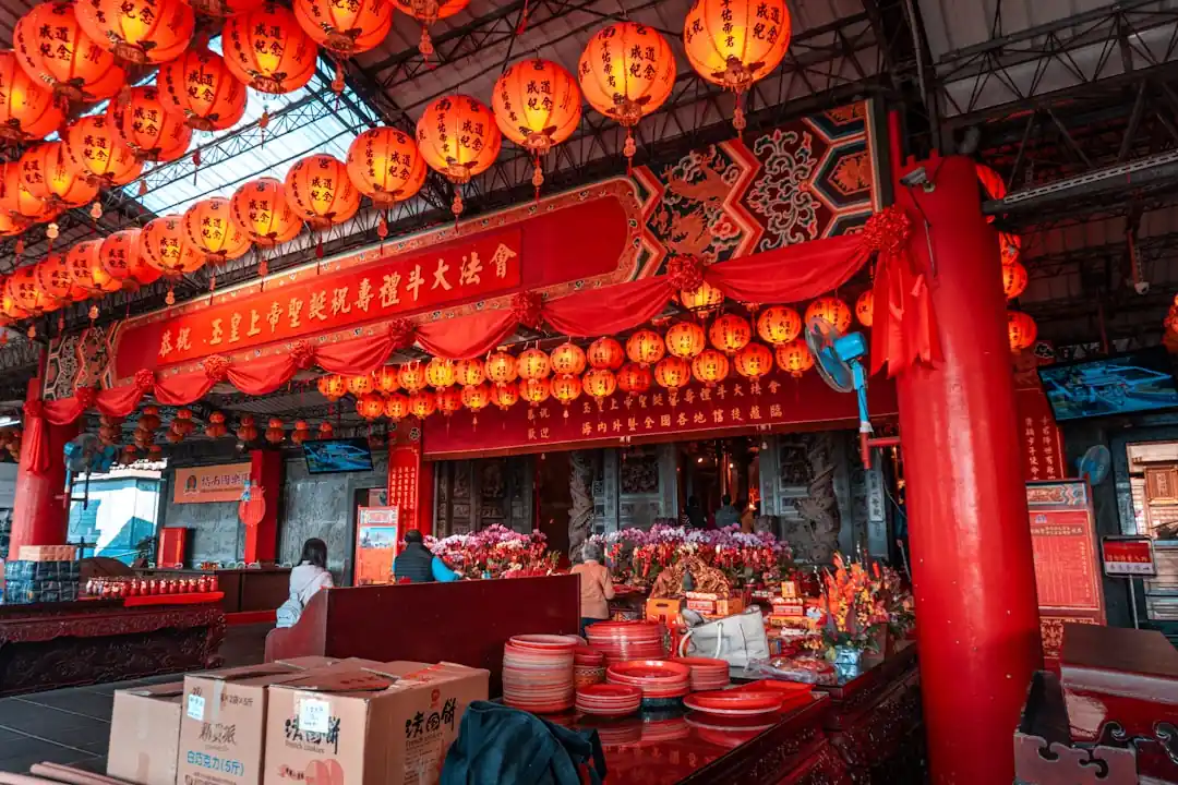 告別迪化街人擠人!2026過年線上辦年貨,這5大電商品牌讓你輕鬆買好買滿